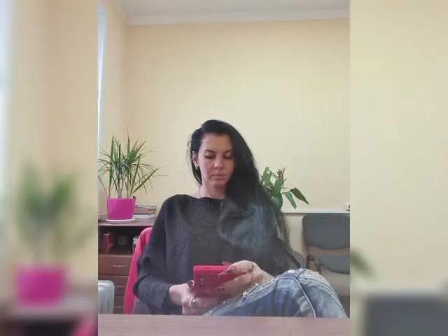 Offline 1Glorya1 on BongaCams