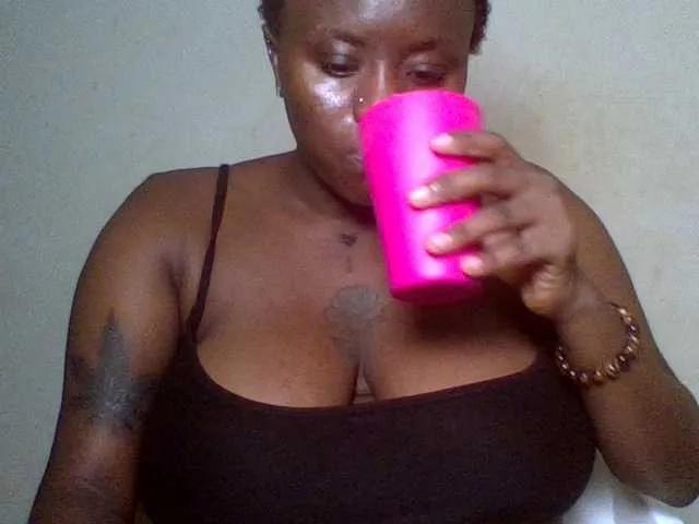 BongaCams AfroBooty is Freechat AfroBooty — being showered with tokens