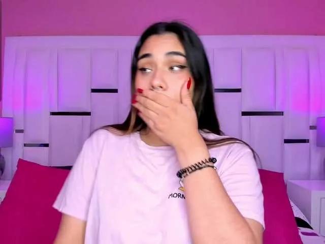 Offline AlannaWest on BongaCams