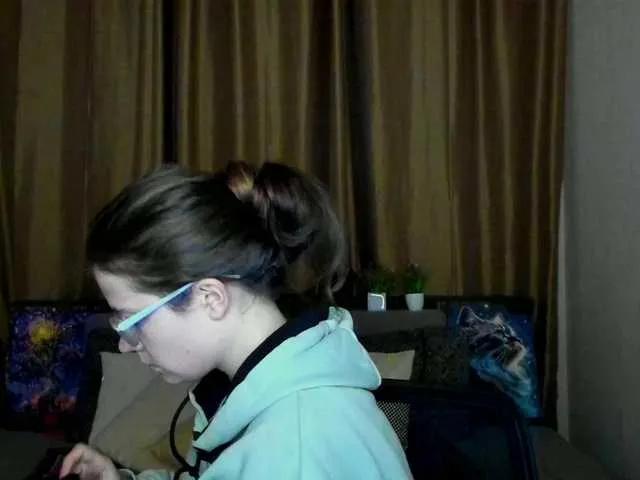 Freechat Aliciafolow009 on BongaCams