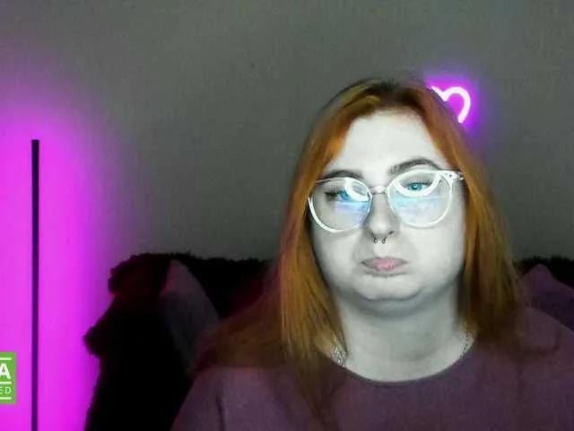 Offline Aliciaredluv on BongaCams