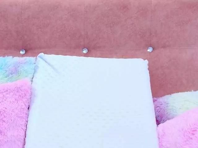 Offline AlliciaKim on BongaCams