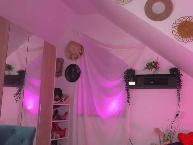 Offline Amaliamour on BongaCams