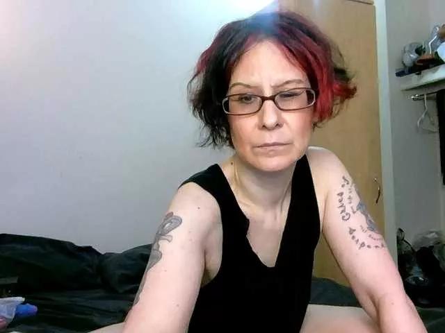 Offline Amateurmilf on BongaCams