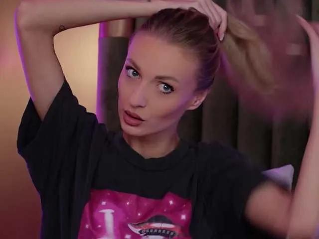 BongaCams AmeliaAngell is Freechat AmeliaAngell — I love to tease, to play, and to build that slow-burning chemistry that makes every second together unforgettable.