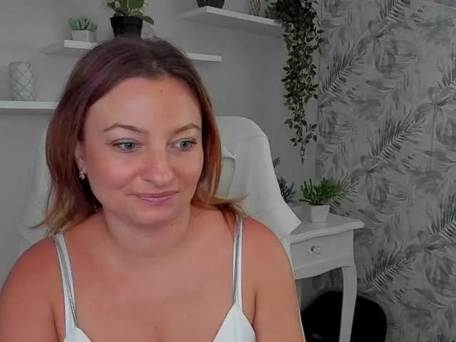 Offline angelaLove13 on BongaCams