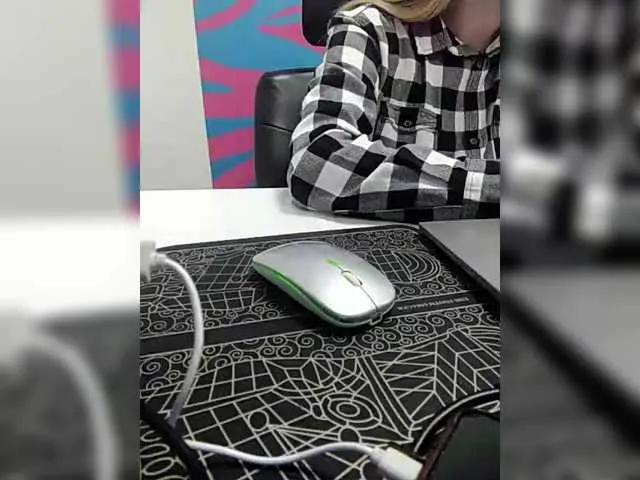 Offline Angelinamik on BongaCams