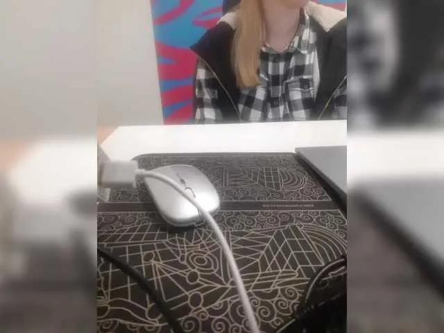 Offline Angelinamik on BongaCams