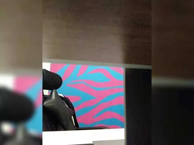 Offline Angelinamik on BongaCams