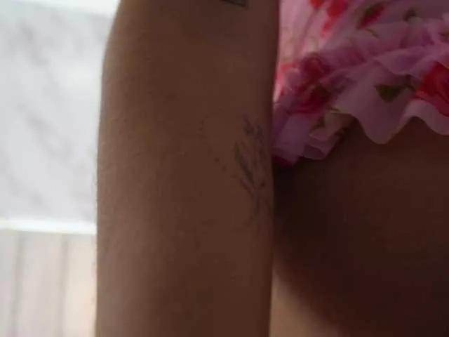 Offline Annyy-Rosse on BongaCams