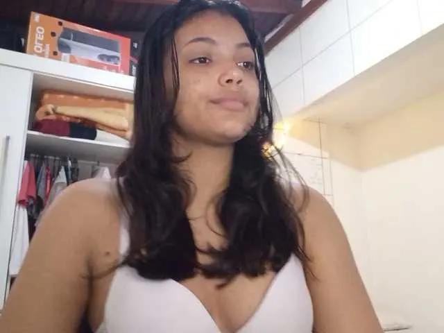 Freechat Bombonzin on BongaCams