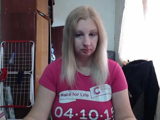 Freechat BustyBlondy on BongaCams