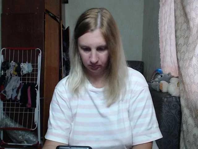 Freechat BustyBlondy on BongaCams