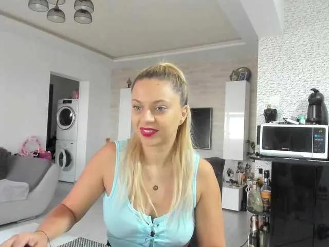 Offline CarlaStaceeFun on BongaCams