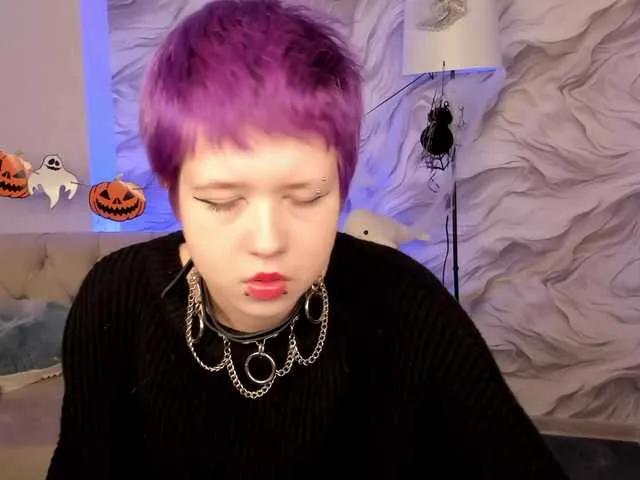 Offline CarolineRichter on BongaCams