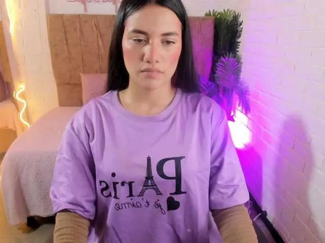 Offline Chiara-tay on BongaCams