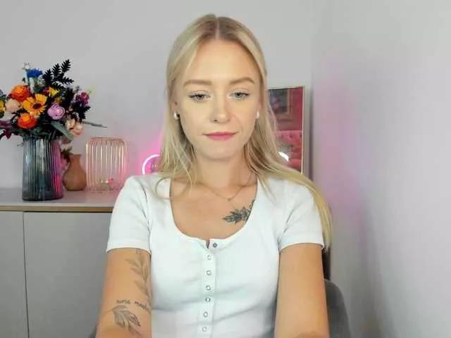 Offline CindyGlam on BongaCams