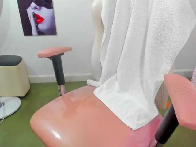 Offline Cristal-rose on BongaCams