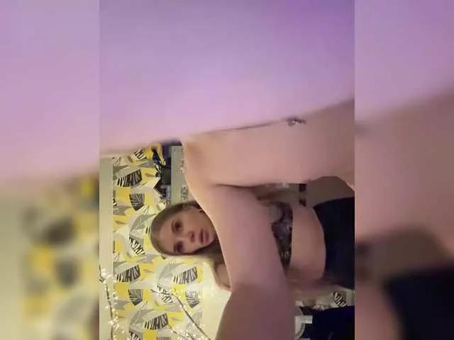 Offline dawntis222 on BongaCams