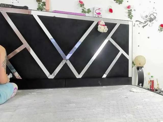 Offline Dreamgirlss on BongaCams