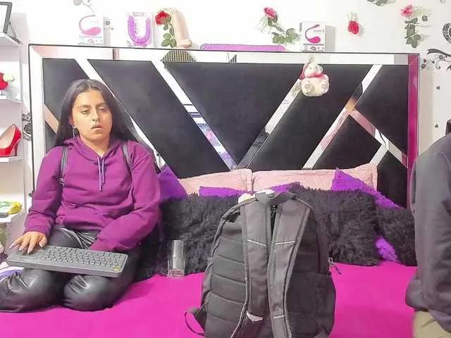 Offline Dreamgirlss on BongaCams