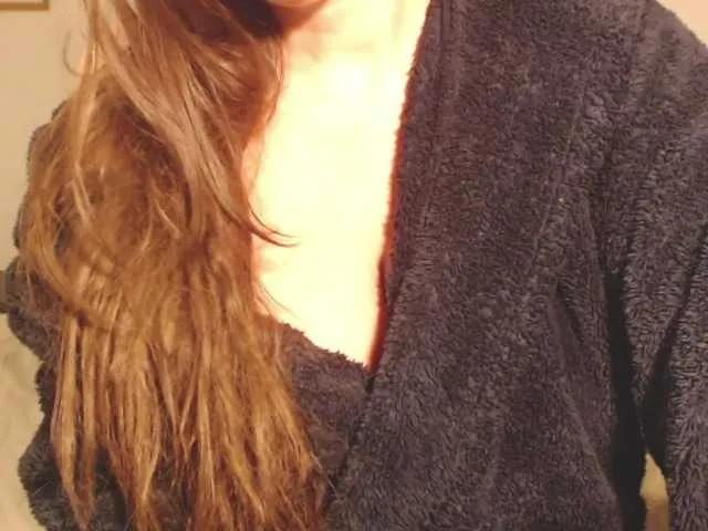 Offline ellaine on BongaCams