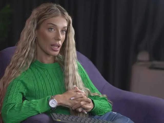 Offline EllieRedd on BongaCams