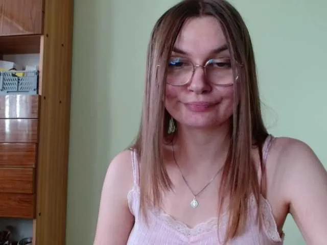 Offline Ellyxcute on BongaCams