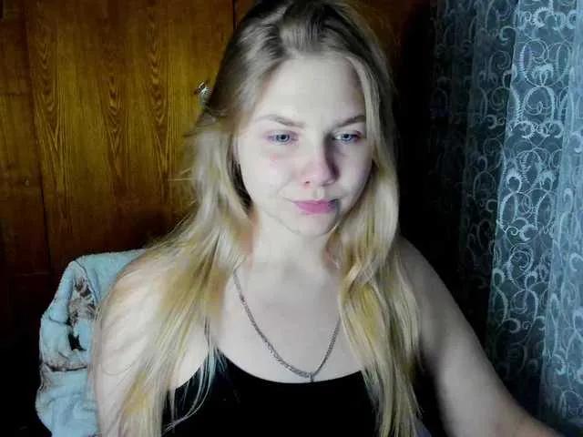 Offline Emma-Frizea on BongaCams