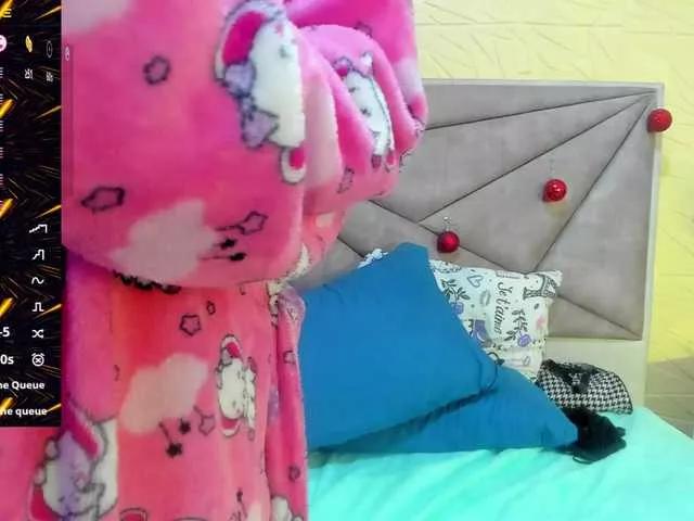 Offline Esmeralda-Oik on BongaCams