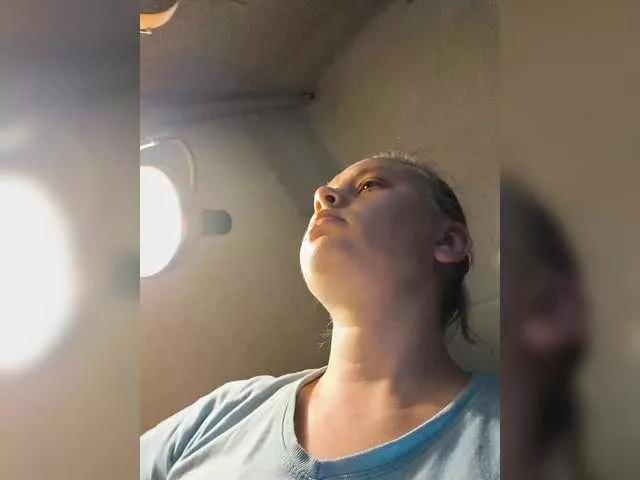 Offline esterjohns on BongaCams