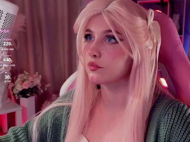 Offline HoneyCherry on BongaCams