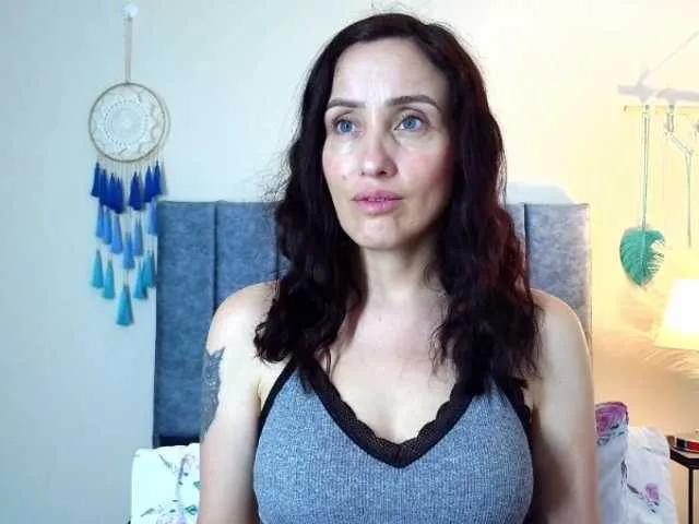 Offline IberianMoonMK on BongaCams