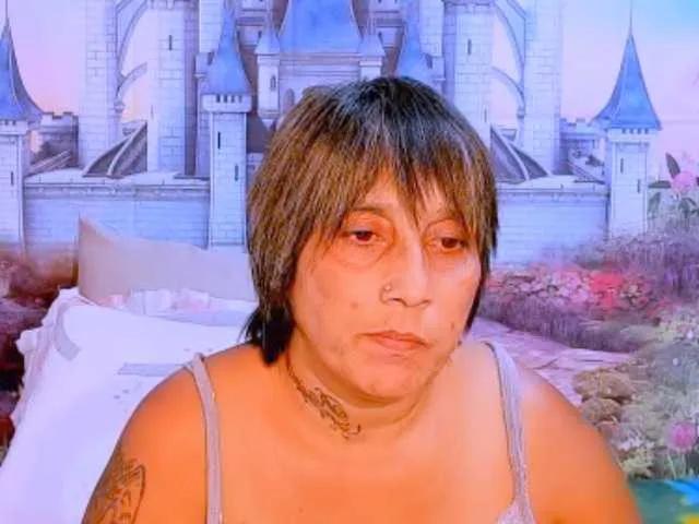 Freechat indianroxy on BongaCams