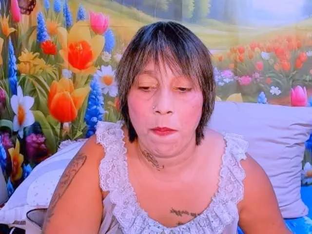 Freechat indianroxy on BongaCams