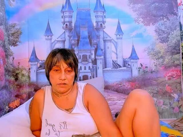 Freechat indianroxy on BongaCams