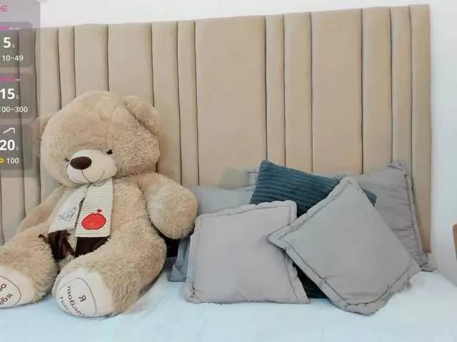 Offline izadii on BongaCams