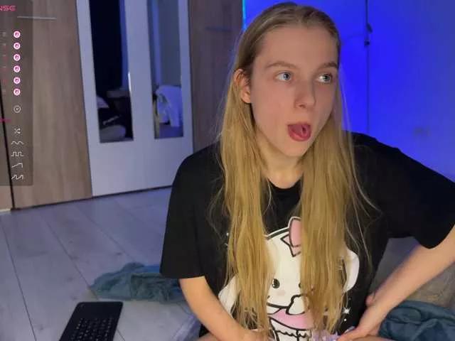 Offline jucieLussie on BongaCams