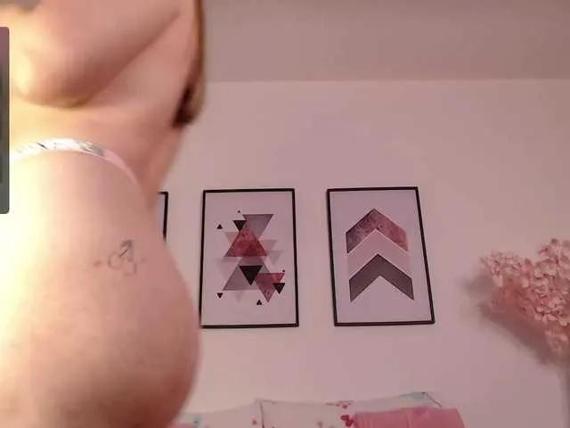 Freechat karlacortes1 on BongaCams