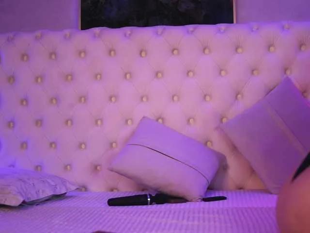 Offline KendraMoon on BongaCams