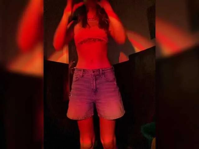 Offline KinaMoonLove on BongaCams