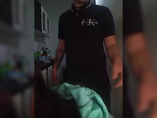 Offline Kingofqueen23 on BongaCams