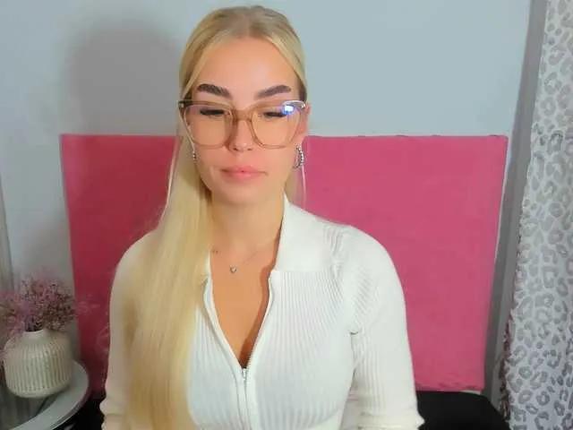 KristyQueen — I love kinky guys but also romantic boys. I am curious about different fetishes and have a very open mind. I love sensual kisses and sharp sense of humor :)