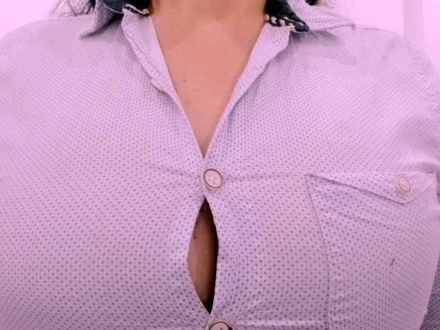 Offline latinvalery on BongaCams