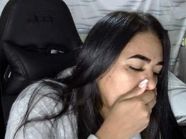 Offline Letty33 on BongaCams