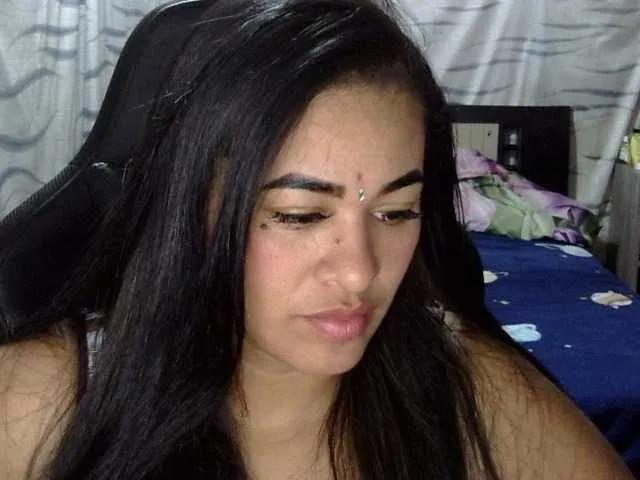 Offline Letty33 on BongaCams