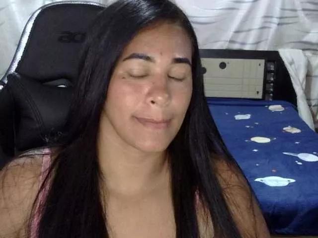 Offline Letty33 on BongaCams