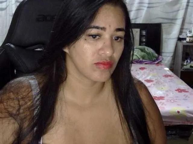 Offline Letty33 on BongaCams