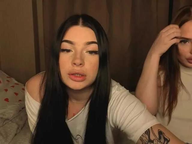 Offline LisaAndDenis on BongaCams