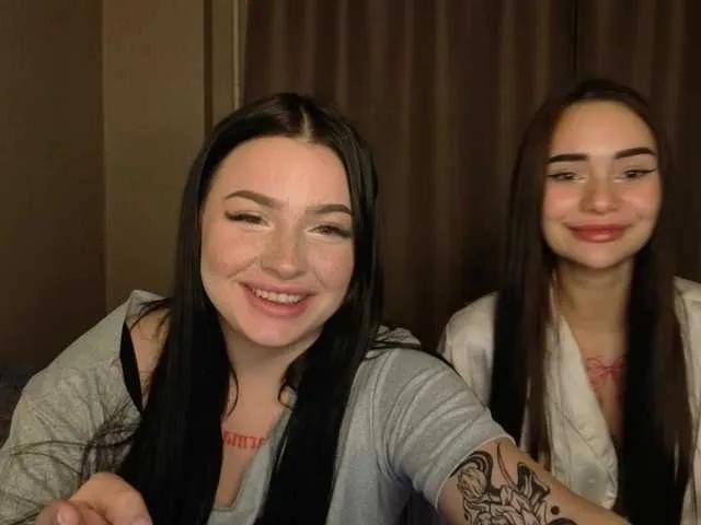 Offline LisaAndDenis on BongaCams